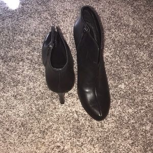 Black Jessica Simpson heels